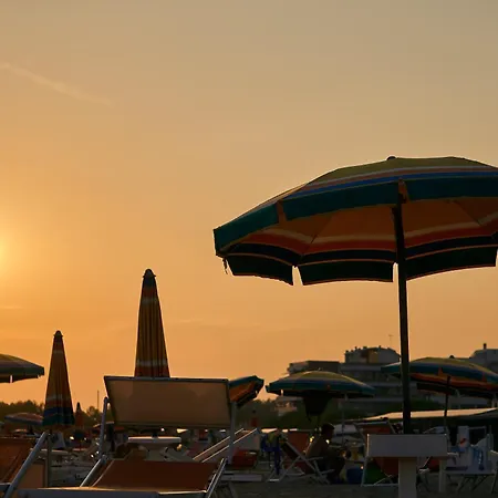 Vibrant In A Pool Paradise * Bibione