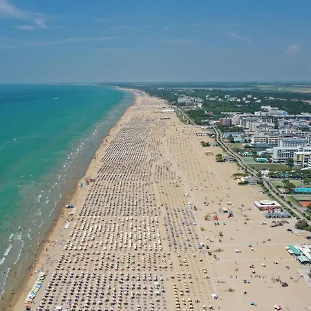 Vibrant In A Pool Paradise Apartment Bibione